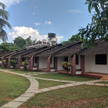 Lamour Beach Resort Benaulim Exteriör bild