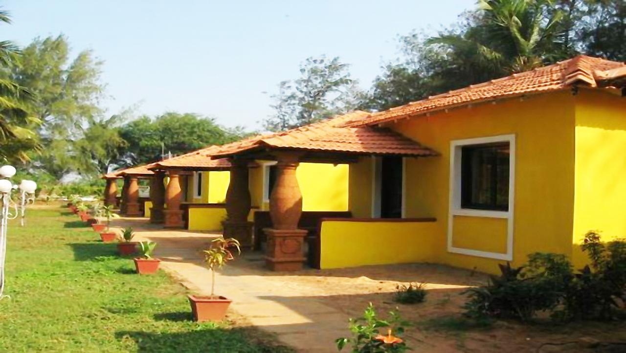 Lamour Beach Resort Benaulim Exteriör bild