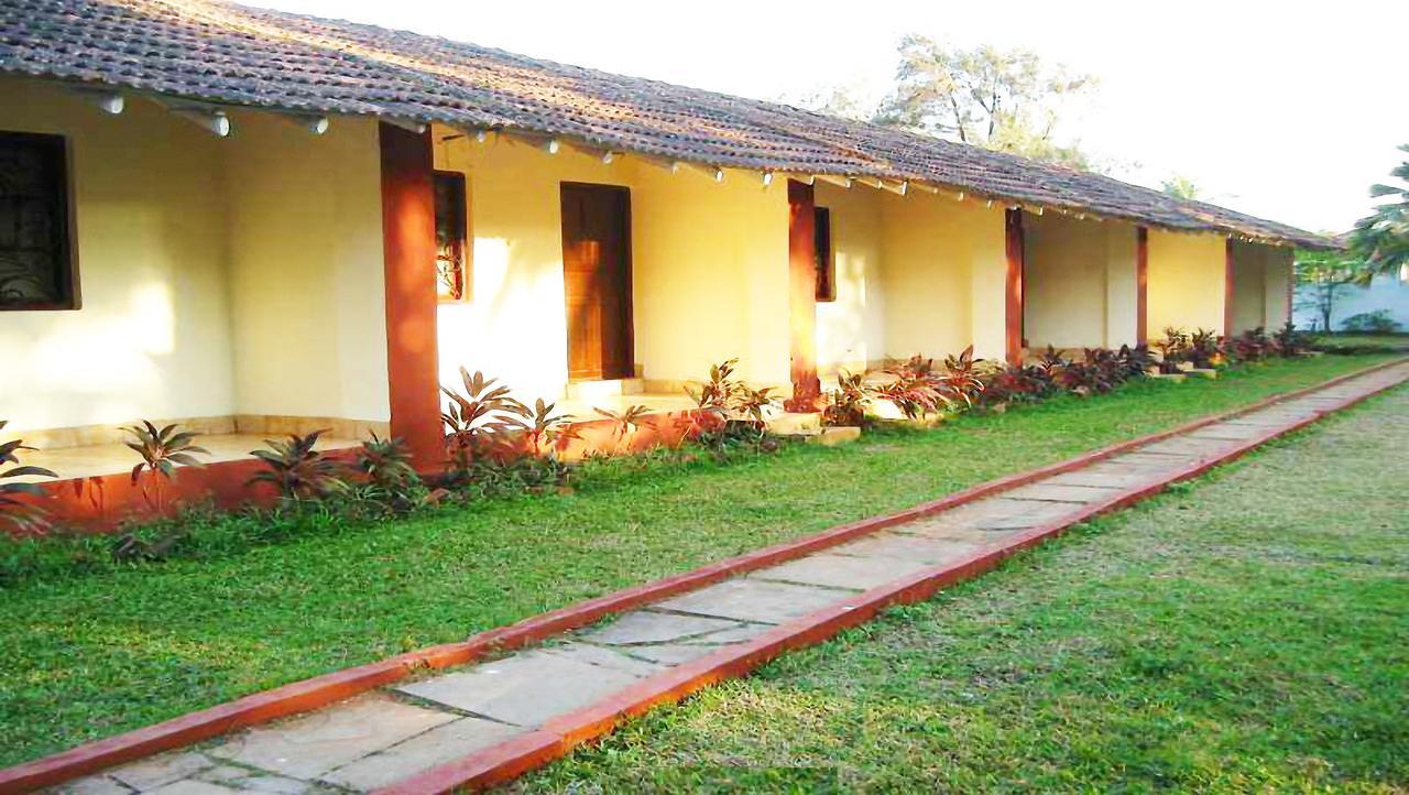 Lamour Beach Resort Benaulim Exteriör bild