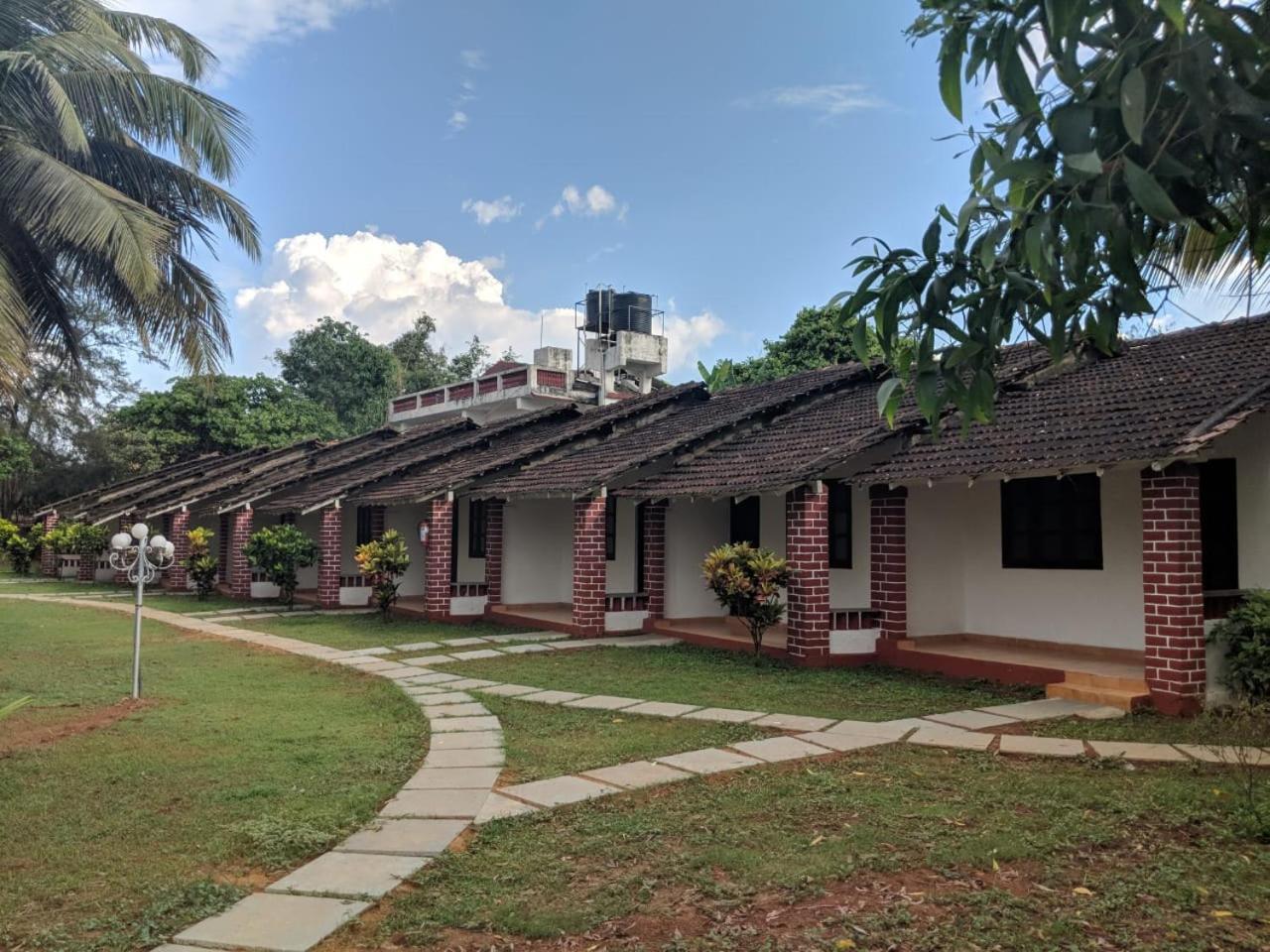 Lamour Beach Resort Benaulim Exteriör bild