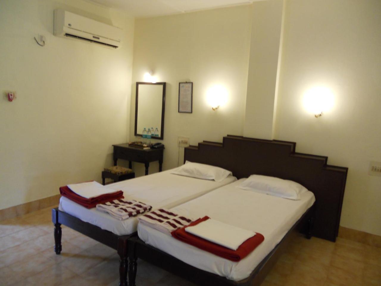 Lamour Beach Resort Benaulim Exteriör bild
