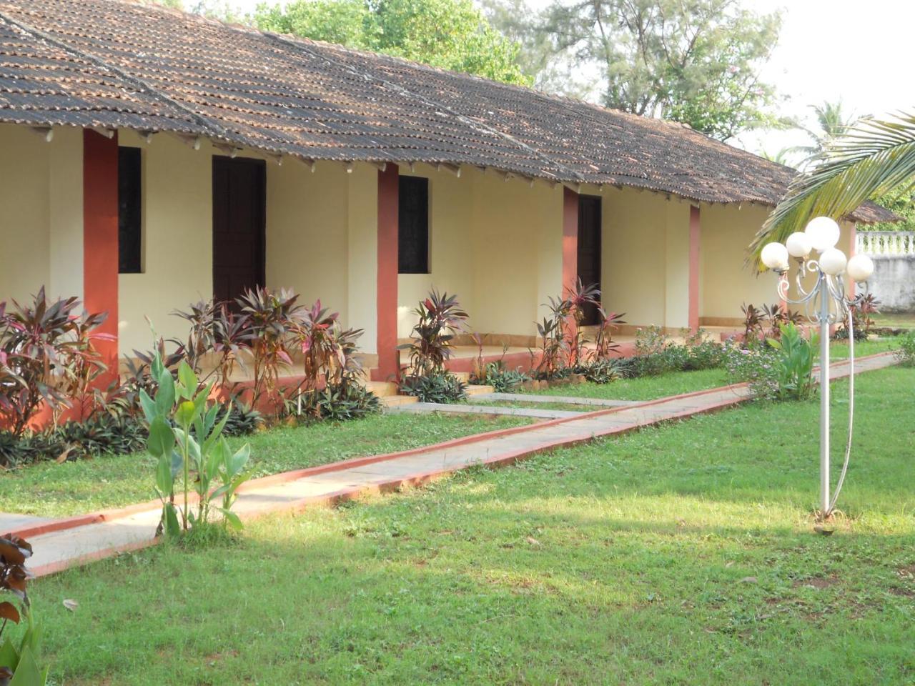 Lamour Beach Resort Benaulim Exteriör bild