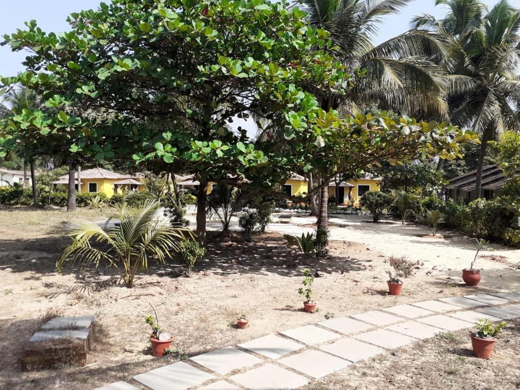 Lamour Beach Resort Benaulim Exteriör bild